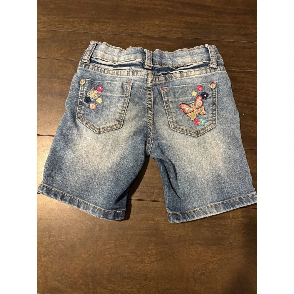Zanadi Girls Denim Bermuda Shorts Light Wash Butterfly Floral Embroidered Size 5